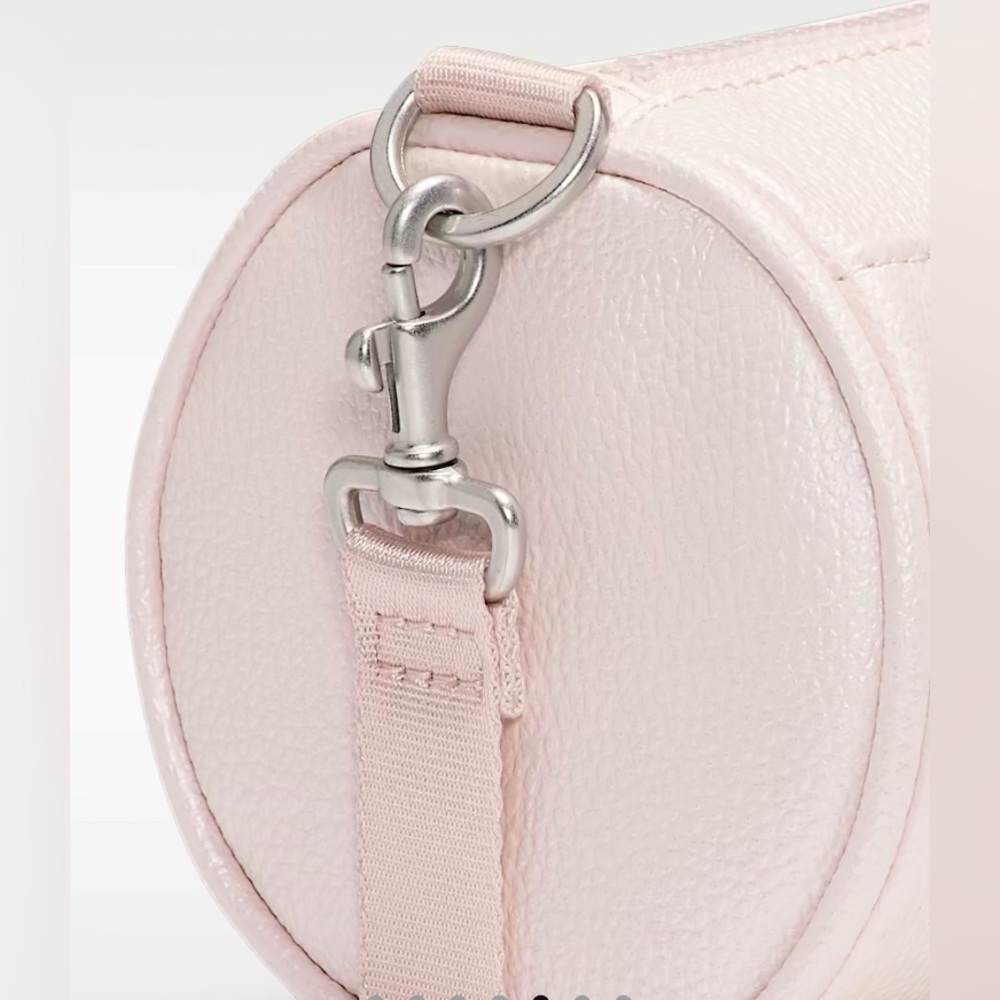 Women’s Nike Clash Mini barrel bag - Picture 6 of 9